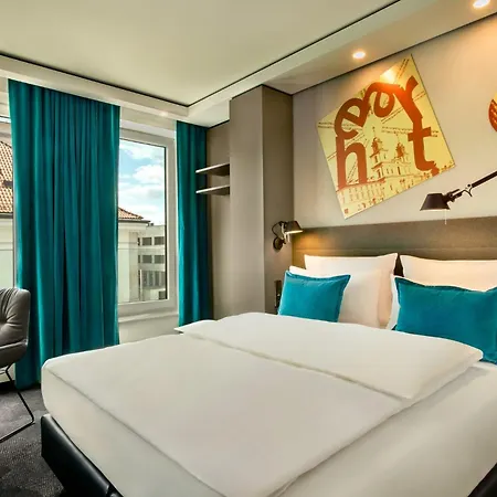 One Warsaw-chopin 2*