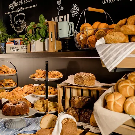 One Warsaw-chopin 2* Varsavia