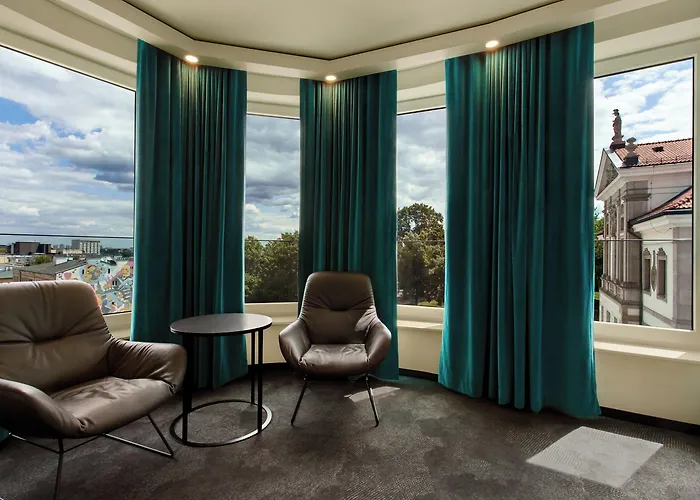 One Warsaw-chopin 2*